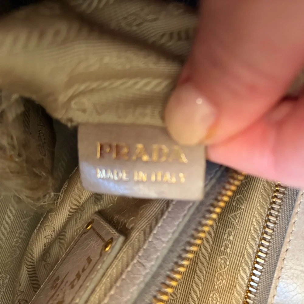 Prada Vitello Shine Leather Satchel with Shoulder Strap - Picture 3 of 16